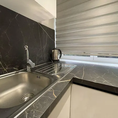 Le Petite Central Studio Apartments Tirana Exterior photo