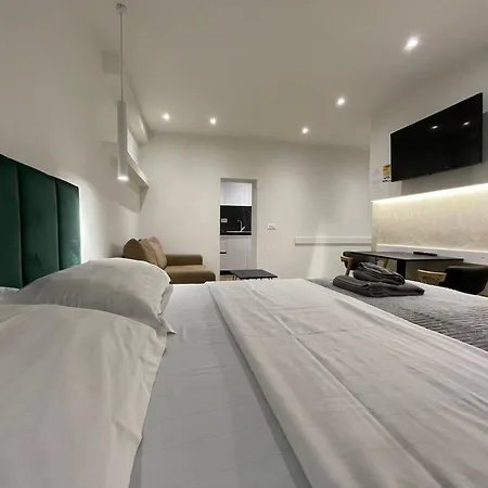 Le Petite Central Studio Apartments Tirana Exterior photo
